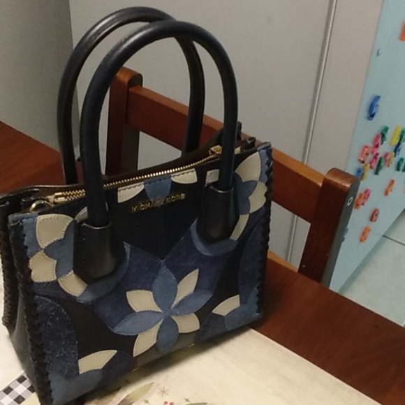 Michael Kors handbag - Picture 2 of 2